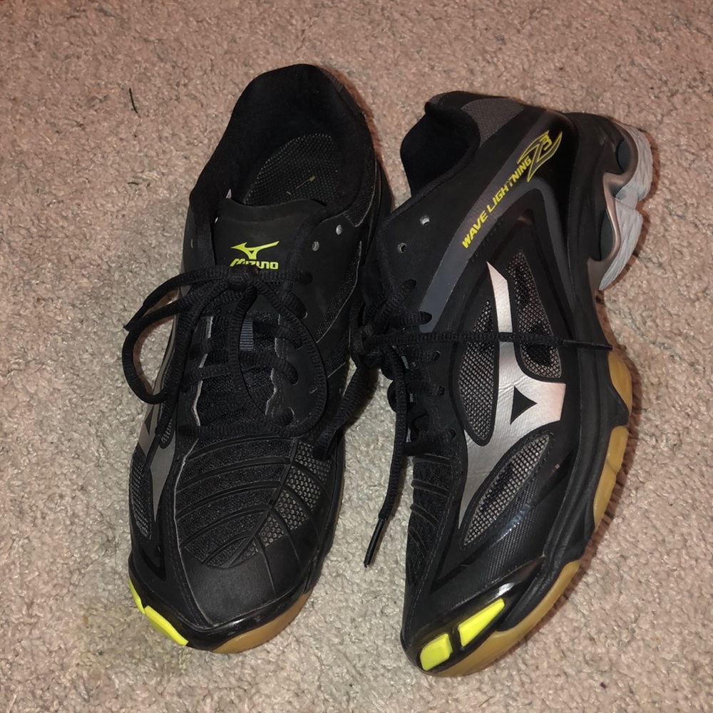 Mizuno Womens VolleyBall Shoes